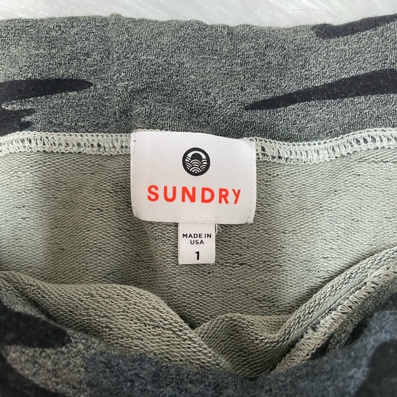 | Sundry | Green Camo Saturday Skirt, Camouflage Mini Knit Skirt. Size 1. - Picture 5 of 8